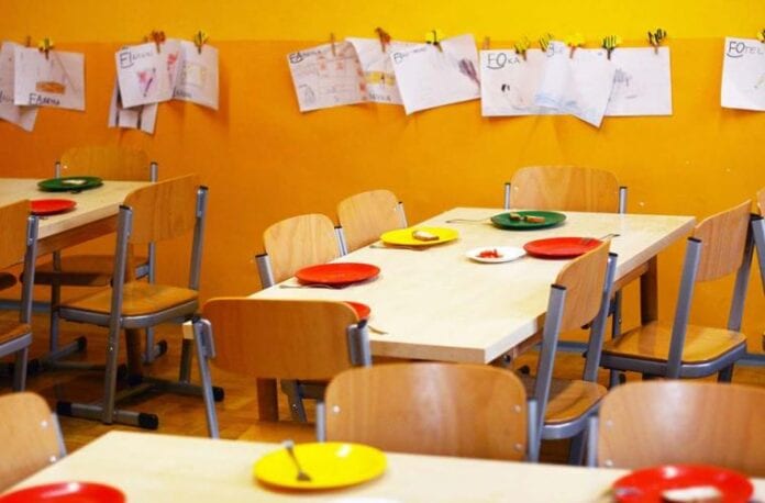 School dining room_0