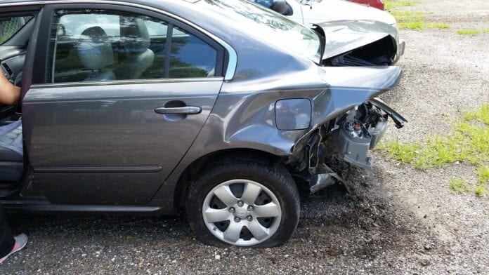car-accident-2429527_1920-2-1