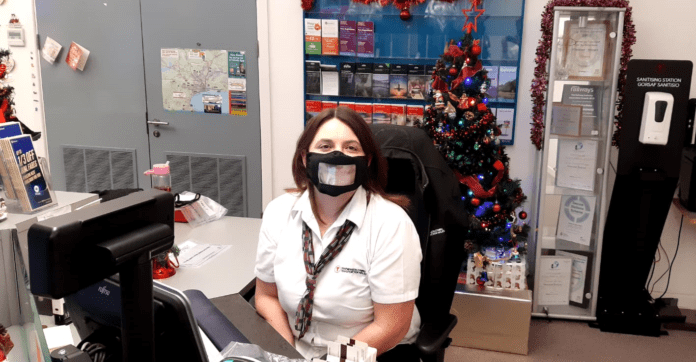 Face covering transparent