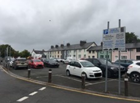 maes-parcio-llanbed-lampeter-car-park