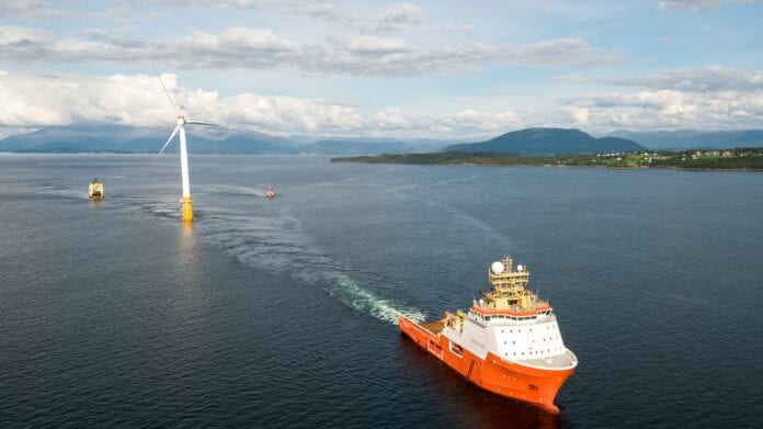 Photo-yvindGravs-Equinor-HywindScotlandlastturbinesailawayfromStord-1474893_resized