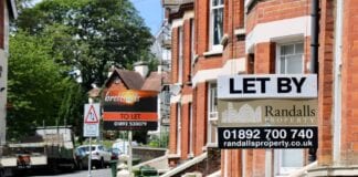 Victory for Aberystwyth tenants’ union fighting letting agency ‘no benefits’ clauses