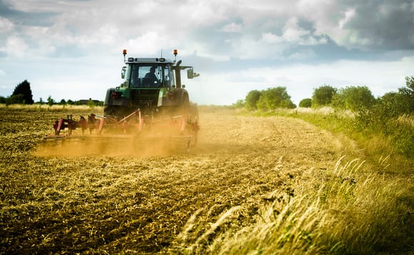 farming-tractor-crops-580x358
