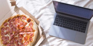 40.61% of people hate their partner eating in bed, but 41.97% are actually guilty of it too