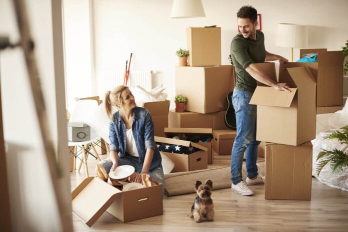 couple-moving-house