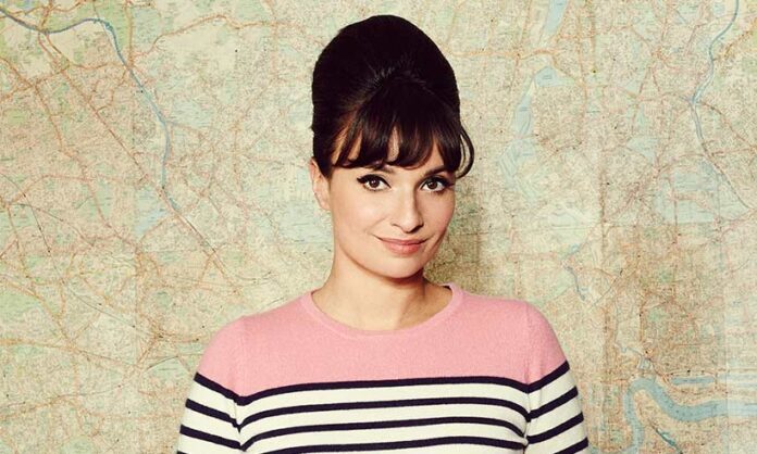 Gizzi-Erskine-t-1
