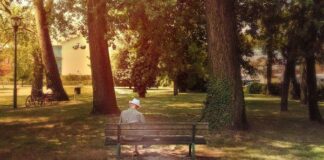 Alzheimer’s and Summer: 5 tips for caretakers to help navigate the hot, summer weather