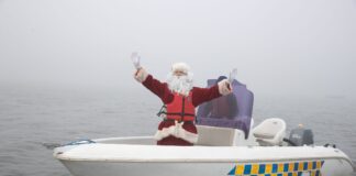 Santa Wows Children At Llandegfedd Lake!