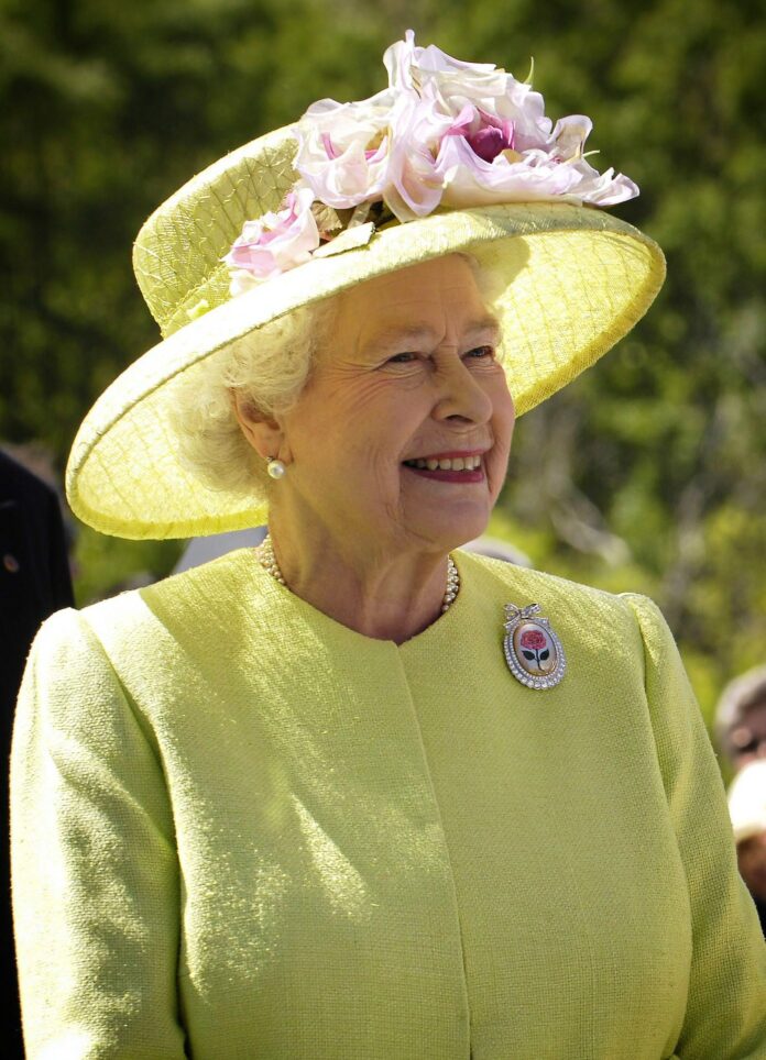 queen-g097561569_1920-5
