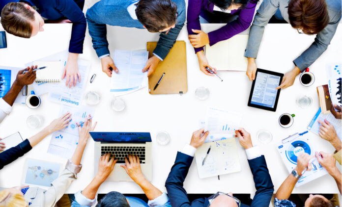 effective-board-meetings_204774604