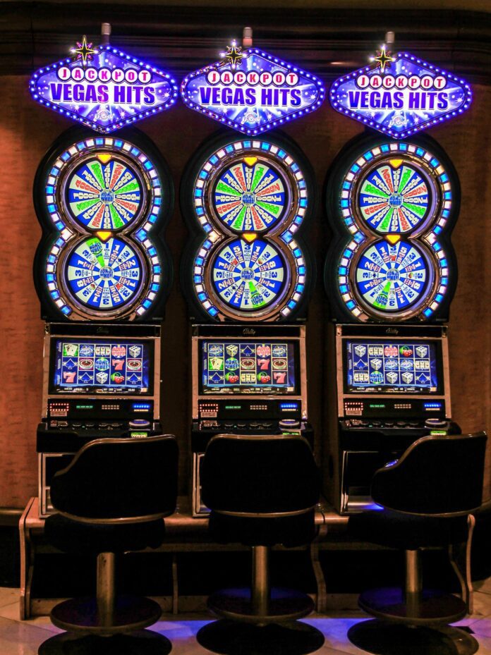 slots-g43f1e0369_1920
