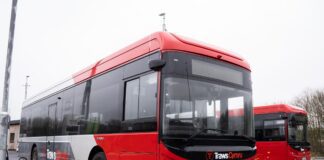 Lansio bysiau trydan newydd T1 TrawsCymru