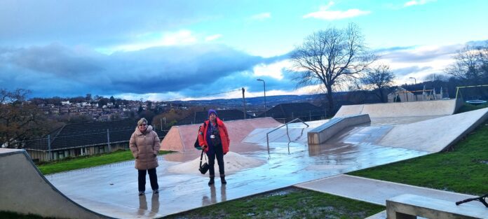 Maesycwmmer skate park (2)