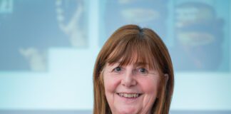 Cwrw a gwirodydd Cymreig yn cynllunio ar gyfer dyfodol cadarn