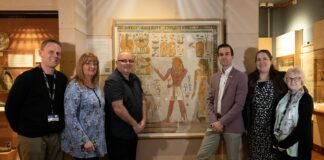 Gwaith celf yr archaeolegydd Howard Carter bellach yn cael ei arddangos yn y Ganolfan Eifftaidd