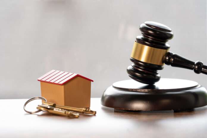 Property_Law_-_Gavel_and_Block_and_House_Keys