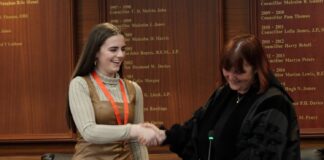 Sefydlu Gracie Jones yn Faer Ieuenctid newydd Cyngor Castell-nedd Port Talbot