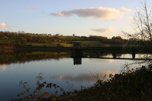 Llandegfedd_reservoir_-_geograph.org.uk_-_100669