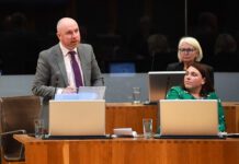 Health minister rejects Reform claims over NHS waiting lists