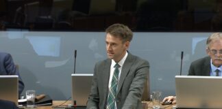Senedd debates crisis in eye care