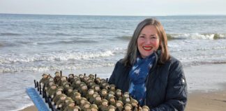 Knitters creating Special VE Day installation for Wonderwool Wales 2025