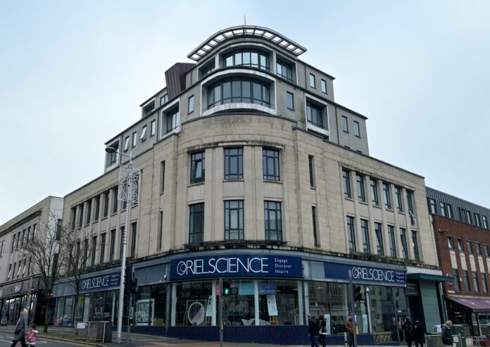 Oriel Science Exterior