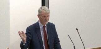 Senedd backs coal-tip safety bill at first stage