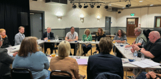 Employment Minister visits Blackwood for community roundtable discussion