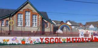Meidrim School & The Mari Lwyd Present A New Year’s Card To Carmarthenshire County Council