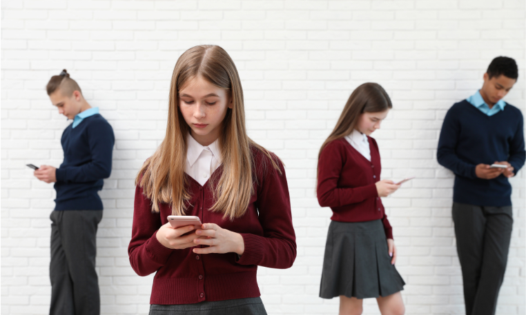 Cabinet endorse school mobile phone restrictions