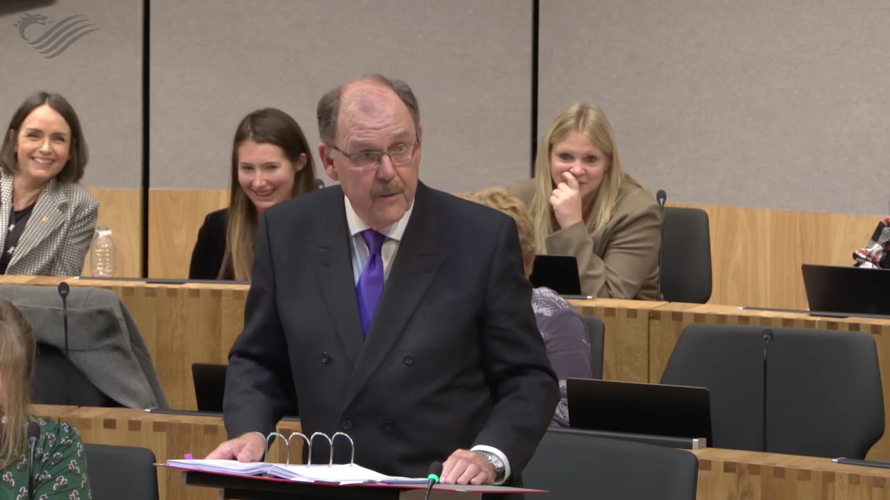 Elfyn-Llwyd-260922-Senedd